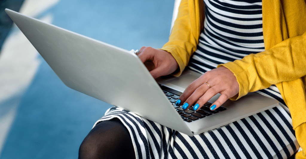 A Beginner’s Guide On How To Start A Blog In 2022